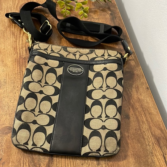 Coach Handbags - Coach Crossbody Bag Signature Logo Black Brown Beige Tan with Gold Hardware🖤🤎